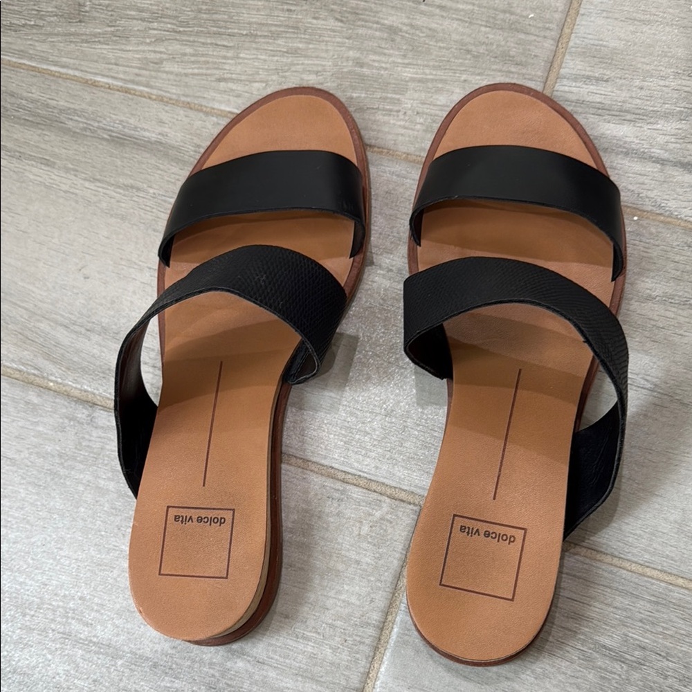 Dolce Vita Black Minimalist Sandals size 8